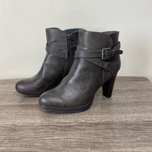 Rialto charcoal grey leather heeled ankle boot size 6.5